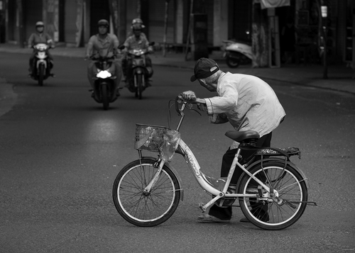 Nhiếp ảnh gia Nguyễn An Di - Street life Tuoi gia muu sinh 